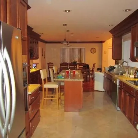 Magnificent 4bedroom On Greenway In Westport, Mayo Holiday home Westport